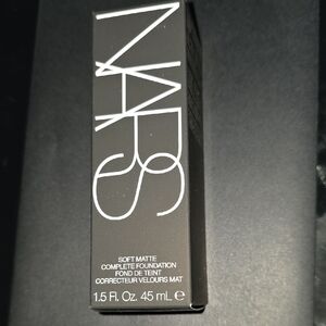 NARS Soft Matte Foundation in Black